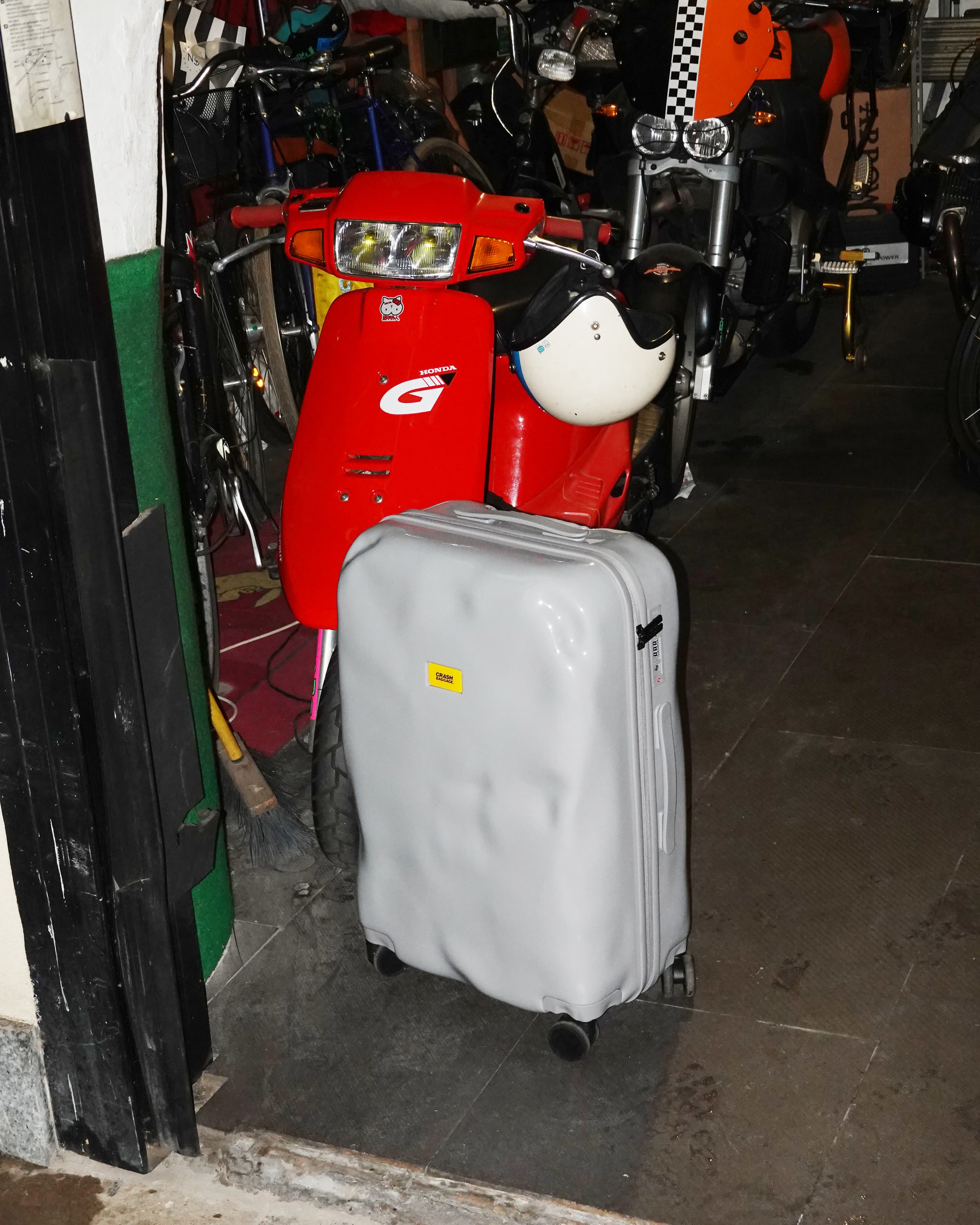 4_1 | Crash Baggage